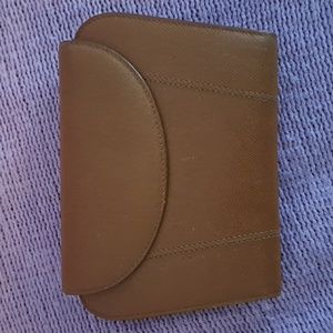 Women's Leather wallet by Shizue
